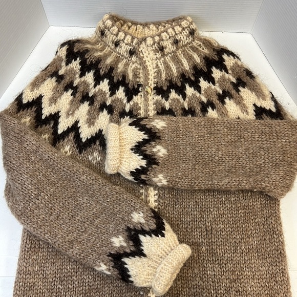 David Grains Iceland Hand Knitted 1970’s Pure Virgin Wool Cardigan/Sweater XL - Picture 1 of 10